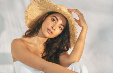 Pooja Hegde Hindi Dubbed Movies Lis